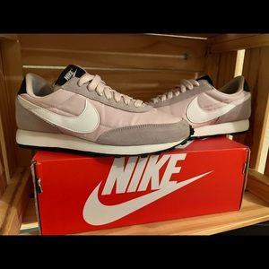 Women’s NIKE Daybreak, Sz:6